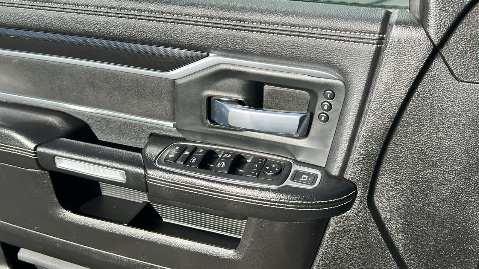 Used 2019 RAM 2500 Laramie AWD/4WD image 22
