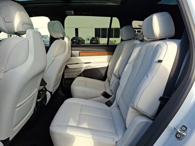 New 2026 Cadillac Vistiq Premium Luxury AWD/4WD image 5