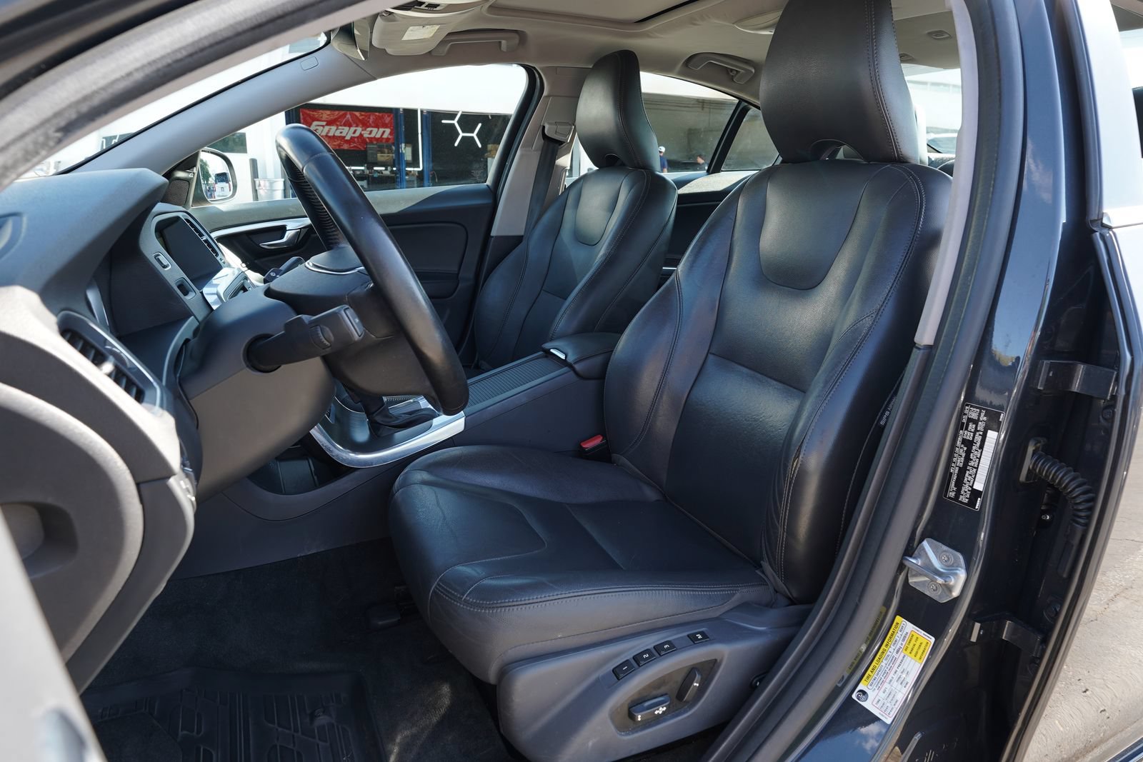 Used 2016 Volvo S60 T5 Premier w/ Convenience Package FWD image 18