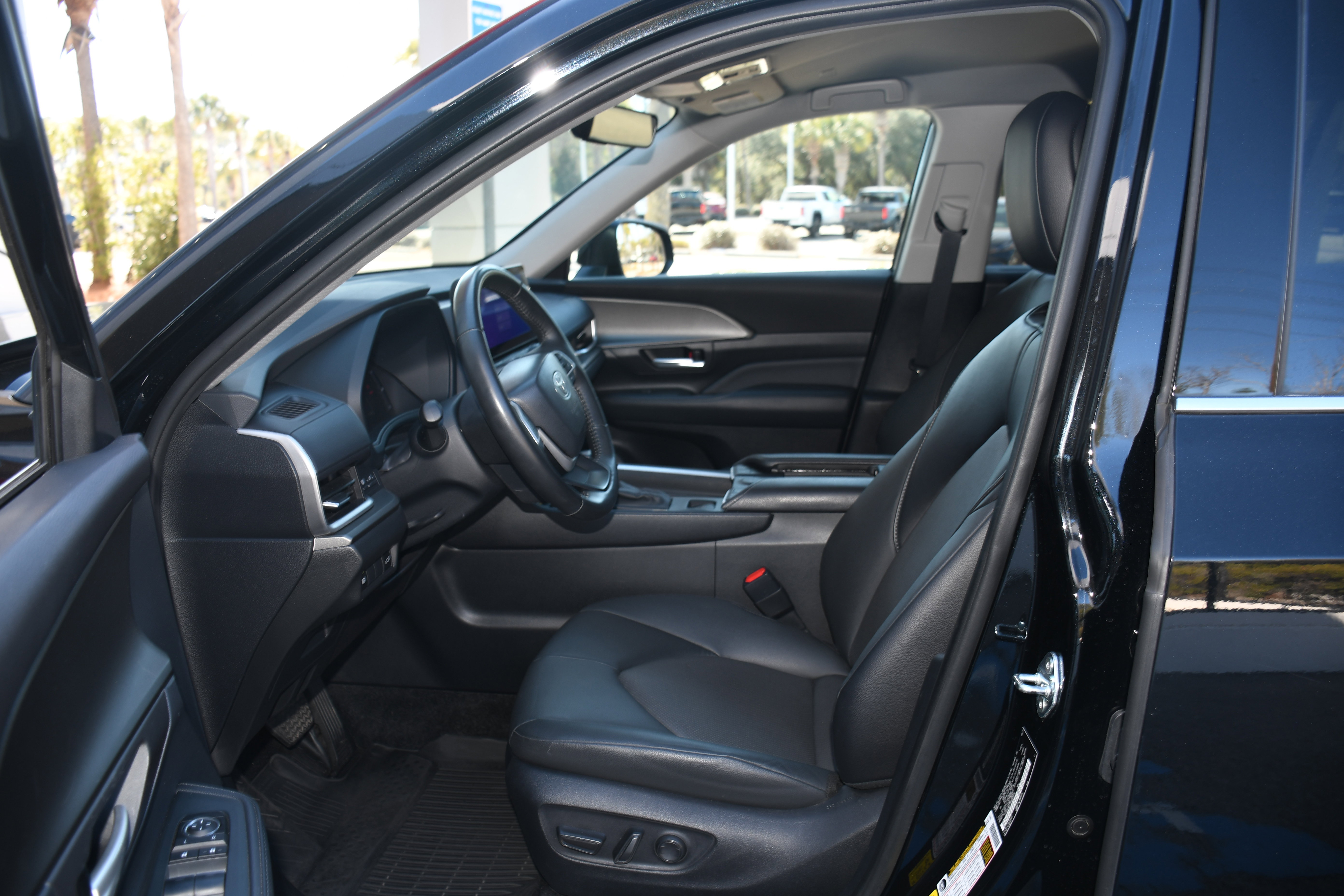 Used 2024 Toyota Grand Highlander XLE image 7