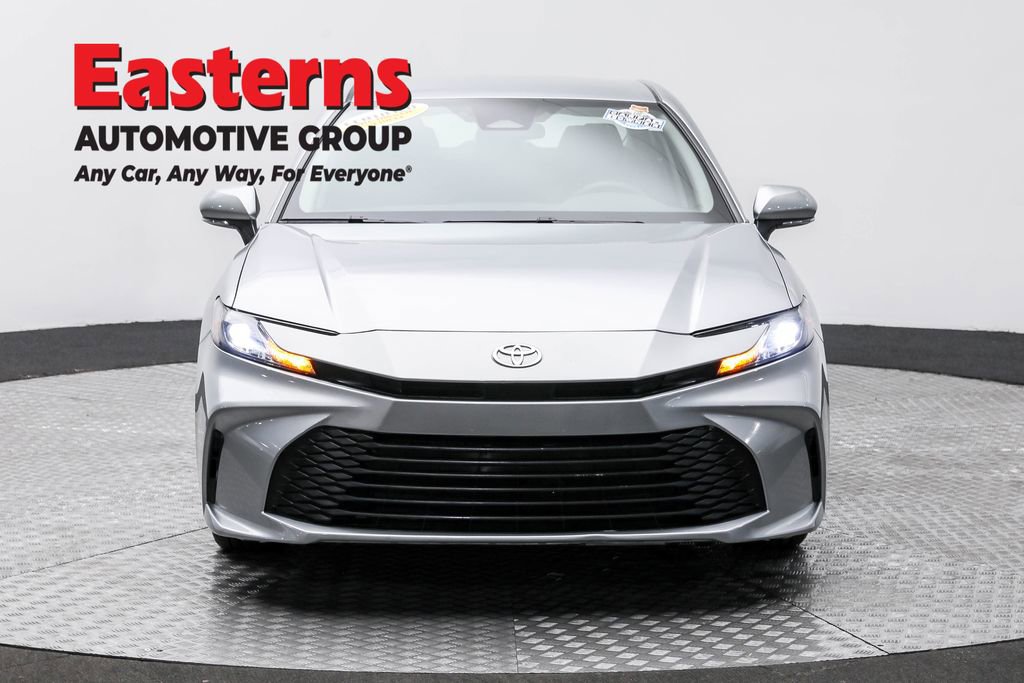 Used 2025 Toyota Camry LE image 2