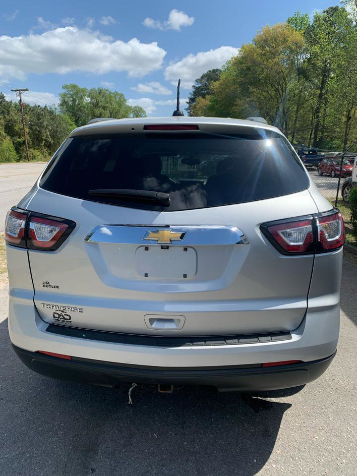 Used 2017 Chevrolet Traverse LS FWD image 5