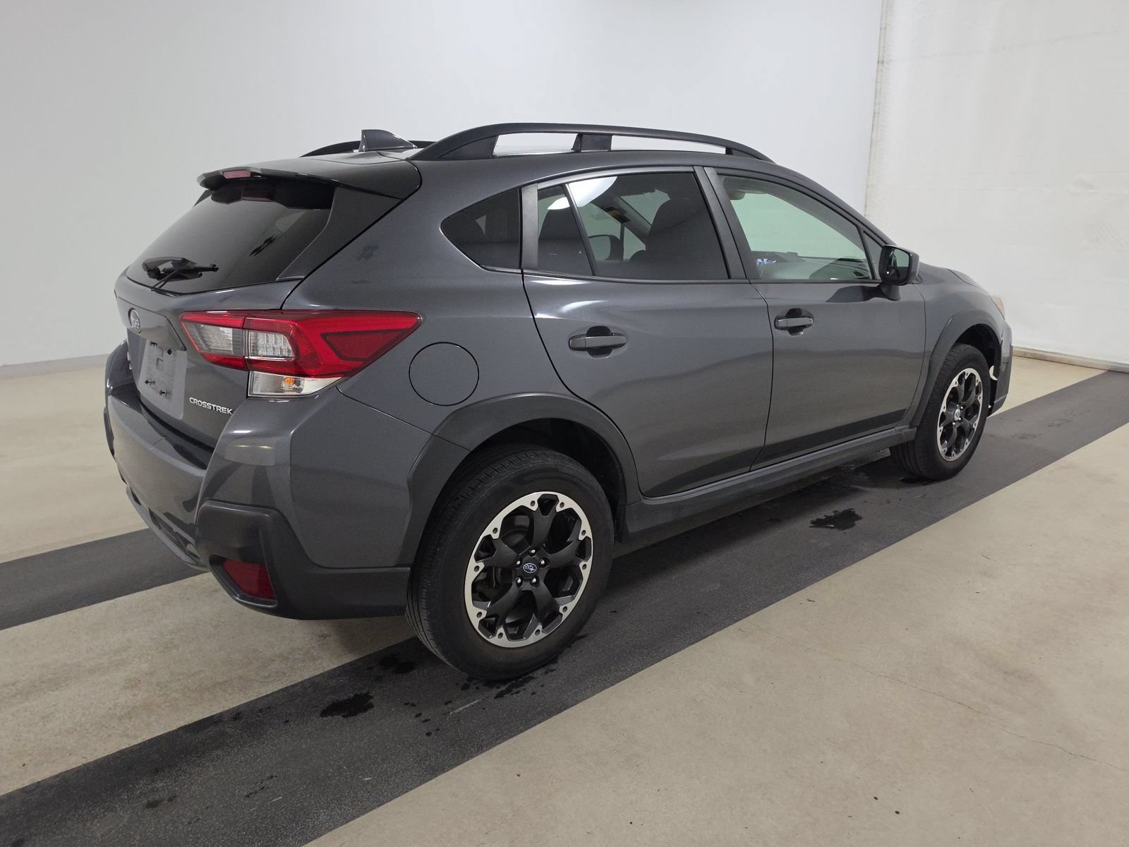Used 2021 Subaru Crosstrek 2.0i Premium w/ Moonroof Package AWD/4WD image 3