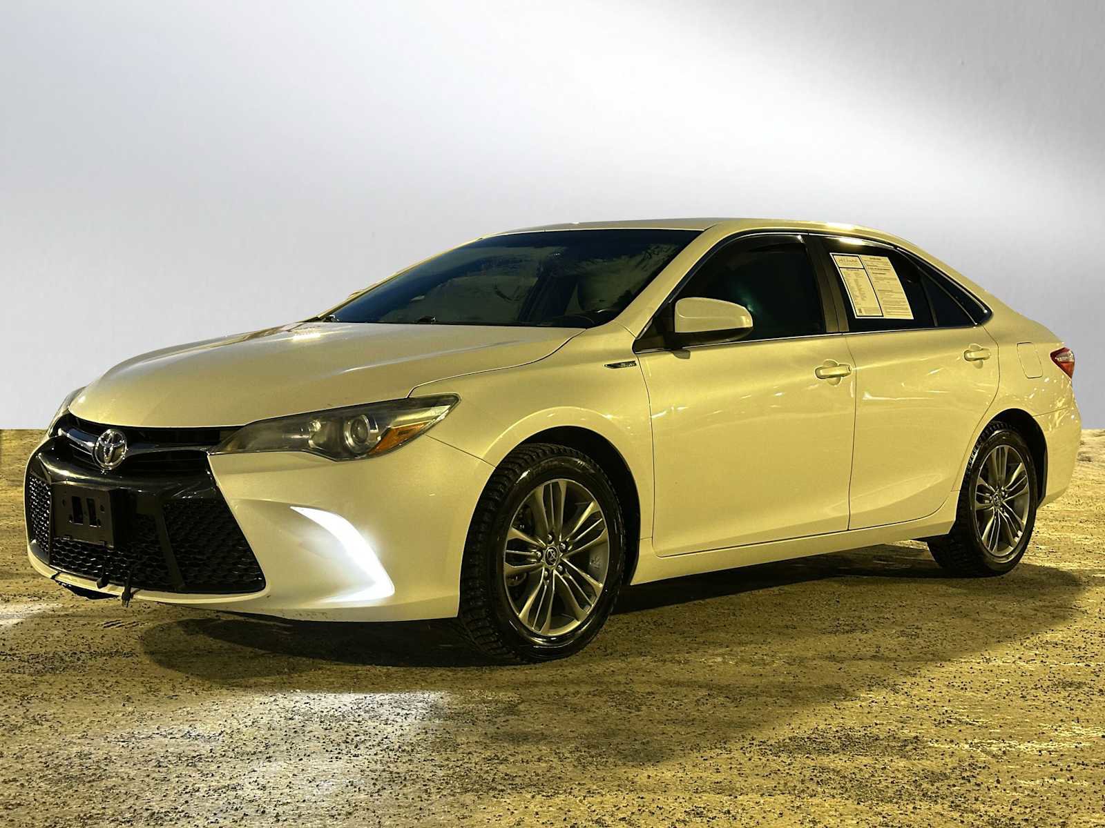 Used 2015 Toyota Camry SE image 7