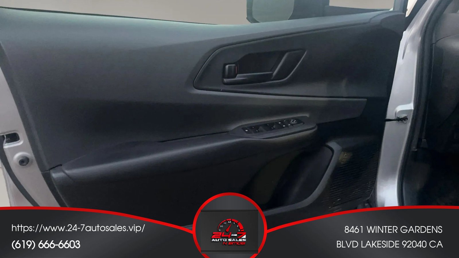 Used 2023 Toyota Prius LE FWD image 47