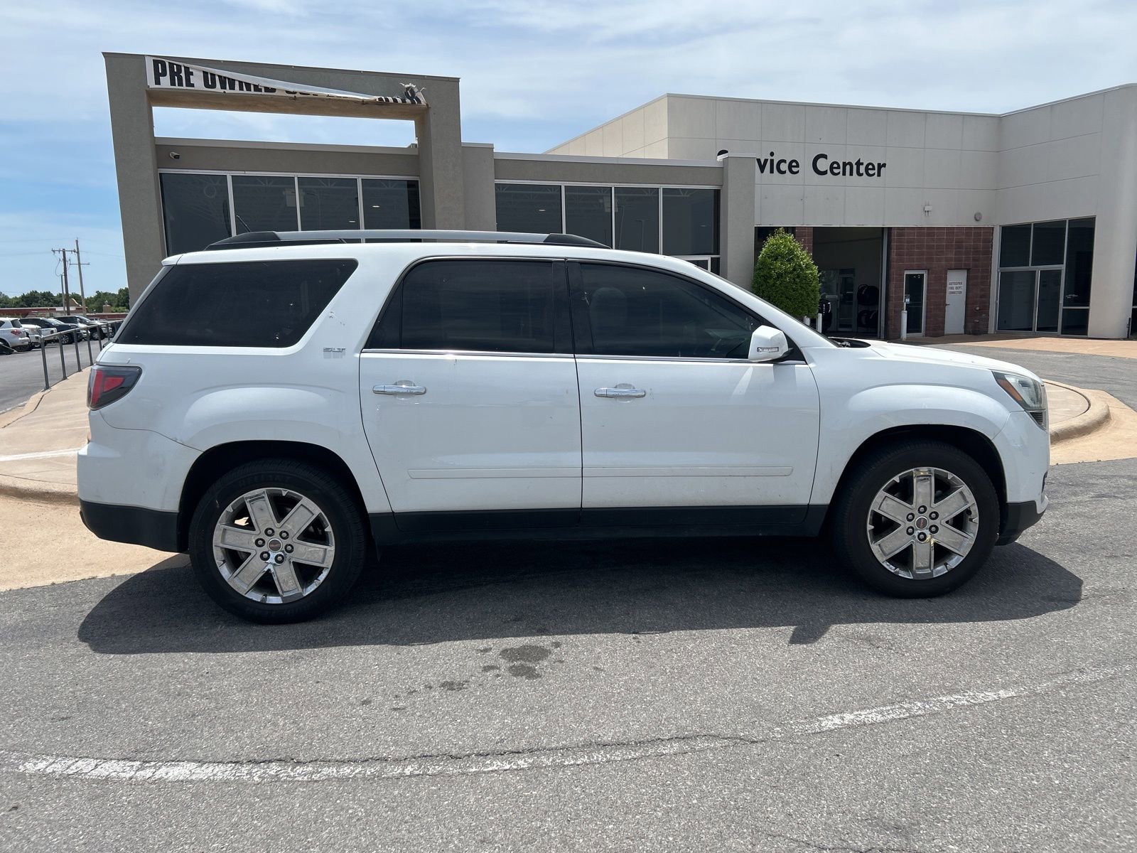 Used 2017 GMC Acadia Limited SLT FWD image 4