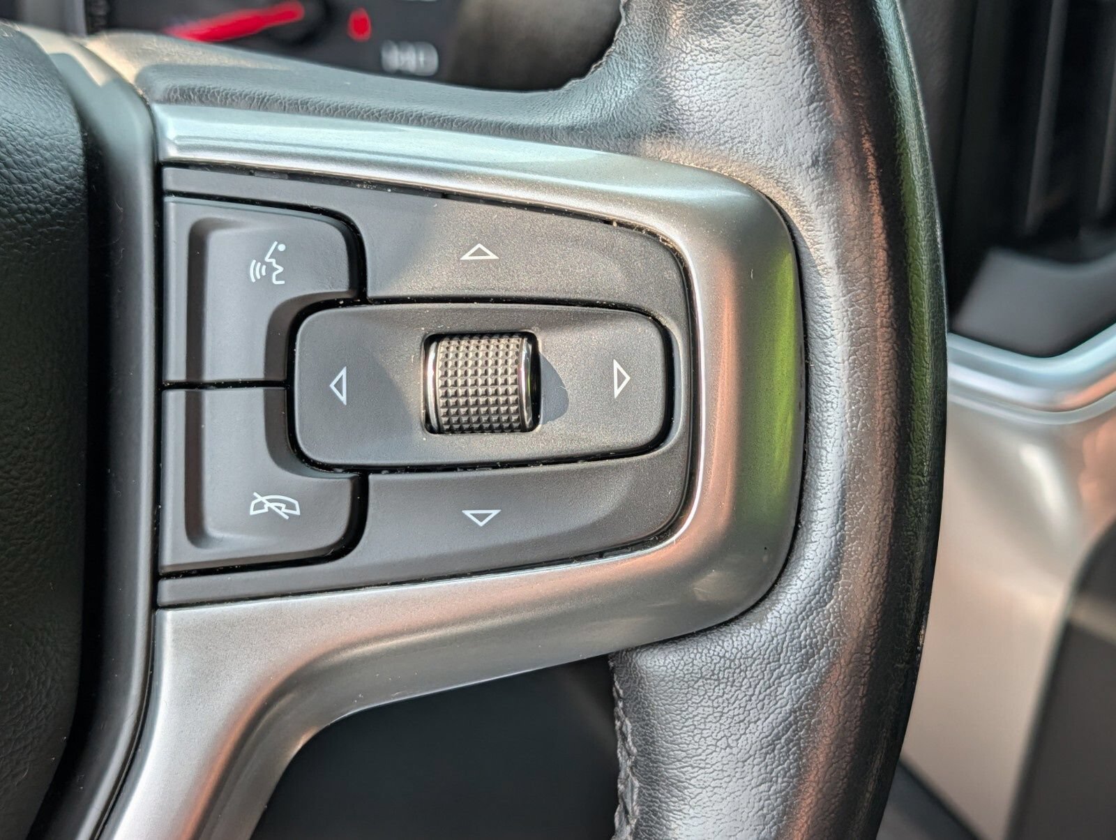Used 2020 Chevrolet Silverado 1500 RST AWD/4WD image 34