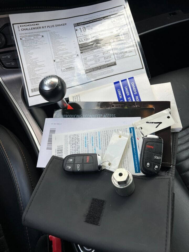 Used 2015 Dodge Challenger R/T Plus image 35