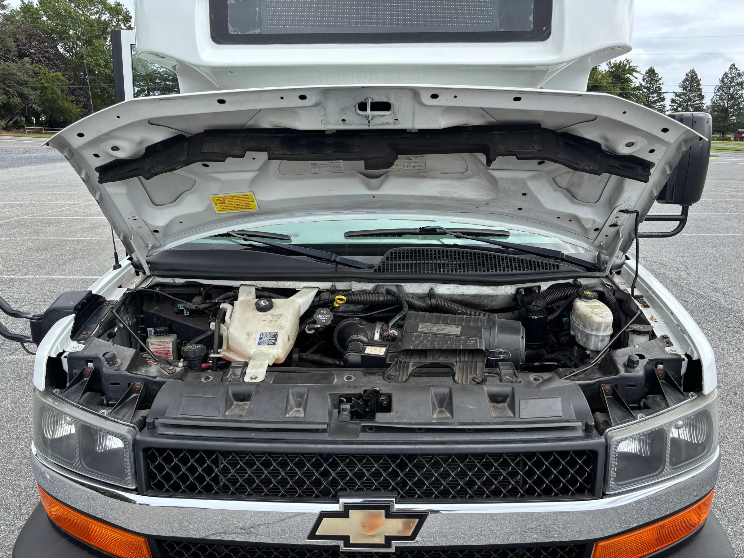 Used 2015 Chevrolet Express 4500 w/ Shuttle Bus Package RWD image 40