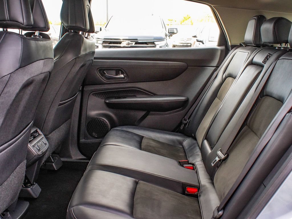 Used 2024 Nissan Ariya AWD image 35