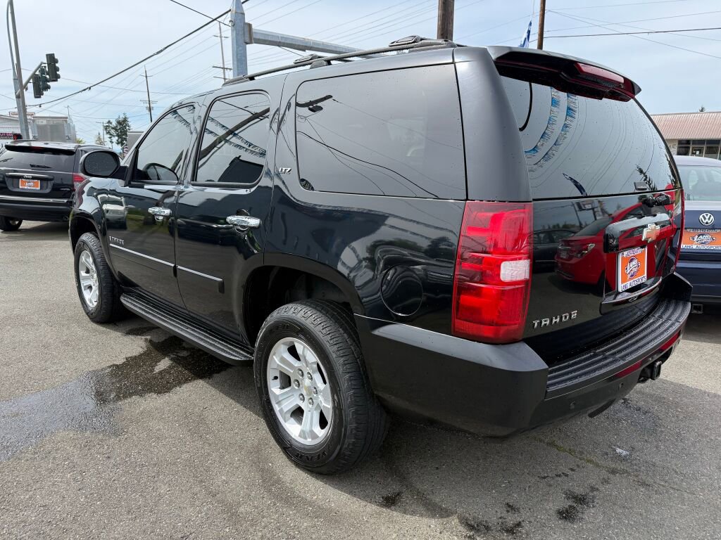 Used 2007 Chevrolet Tahoe LTZ w/ LTZ Preferred Equipment Group AWD/4WD image 5