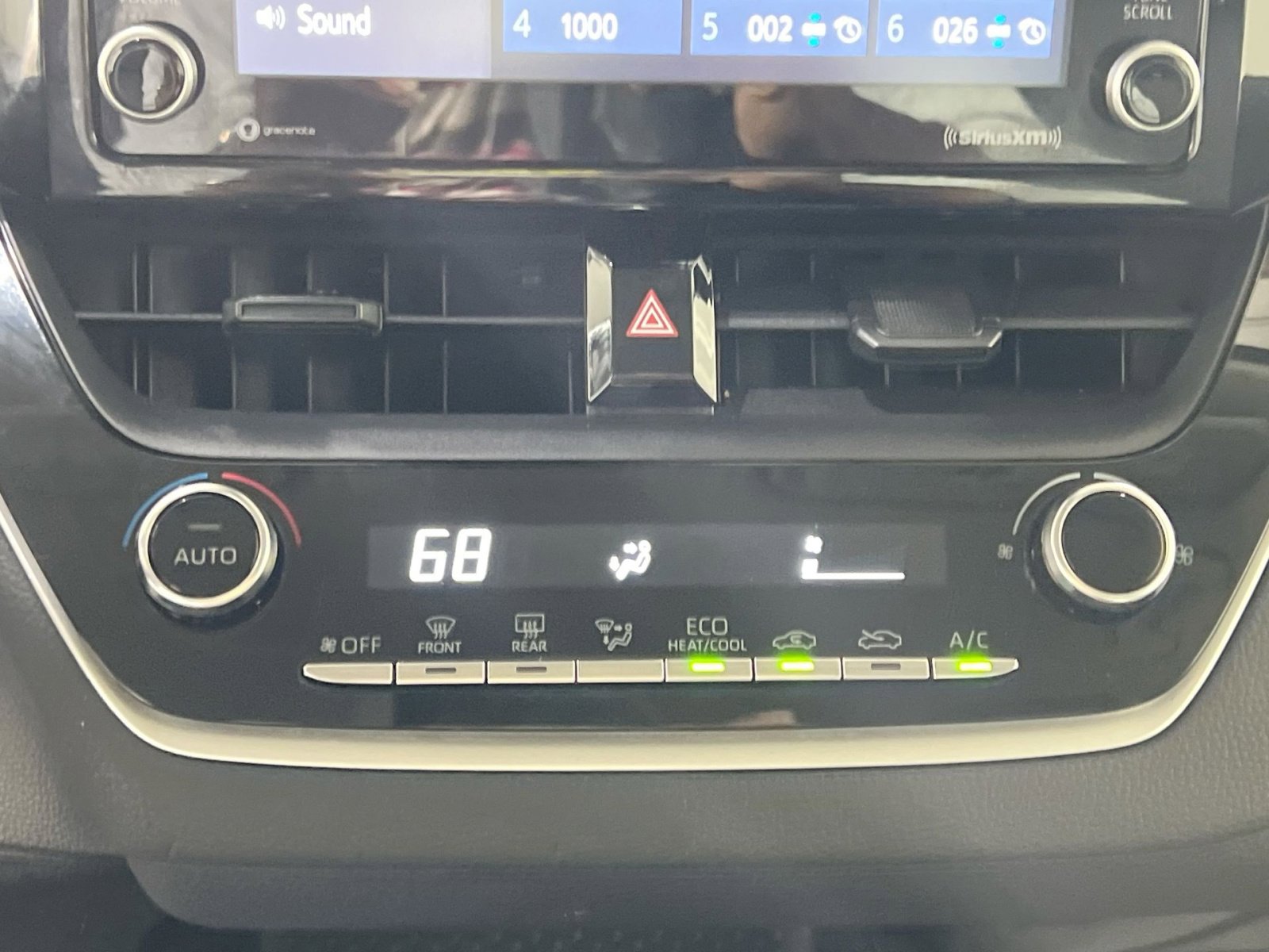 Used 2022 Toyota Corolla LE image 17