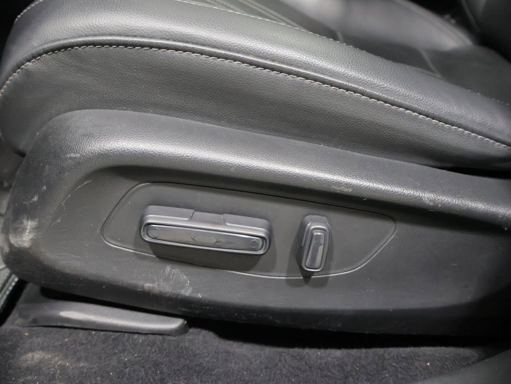 Used 2024 Honda HR-V EX-L image 11