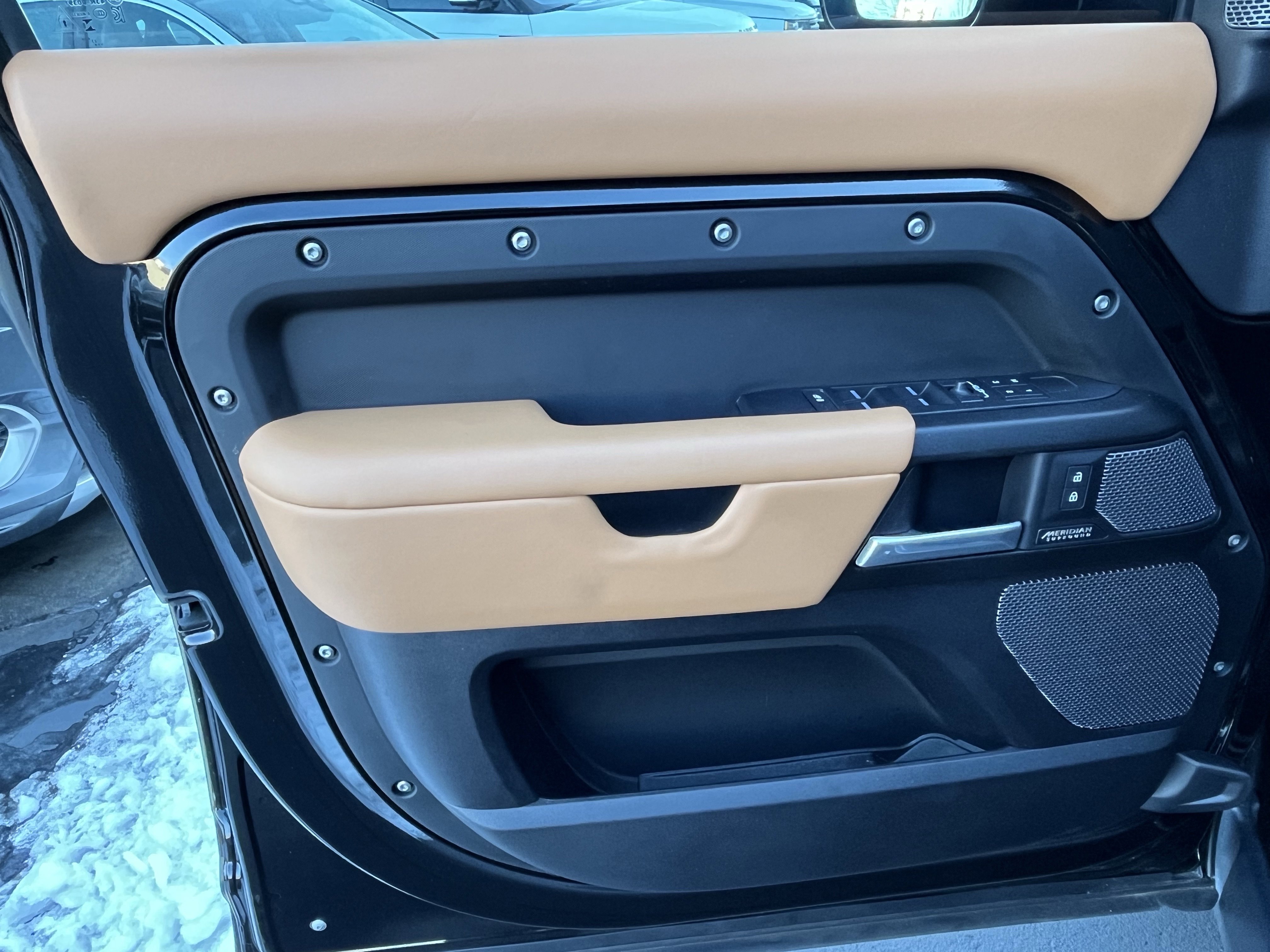 Used 2024 Land Rover Defender 110 V8 image 14