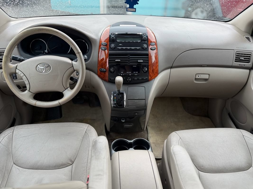 Used 2007 Toyota Sienna XLE Limited FWD image 12
