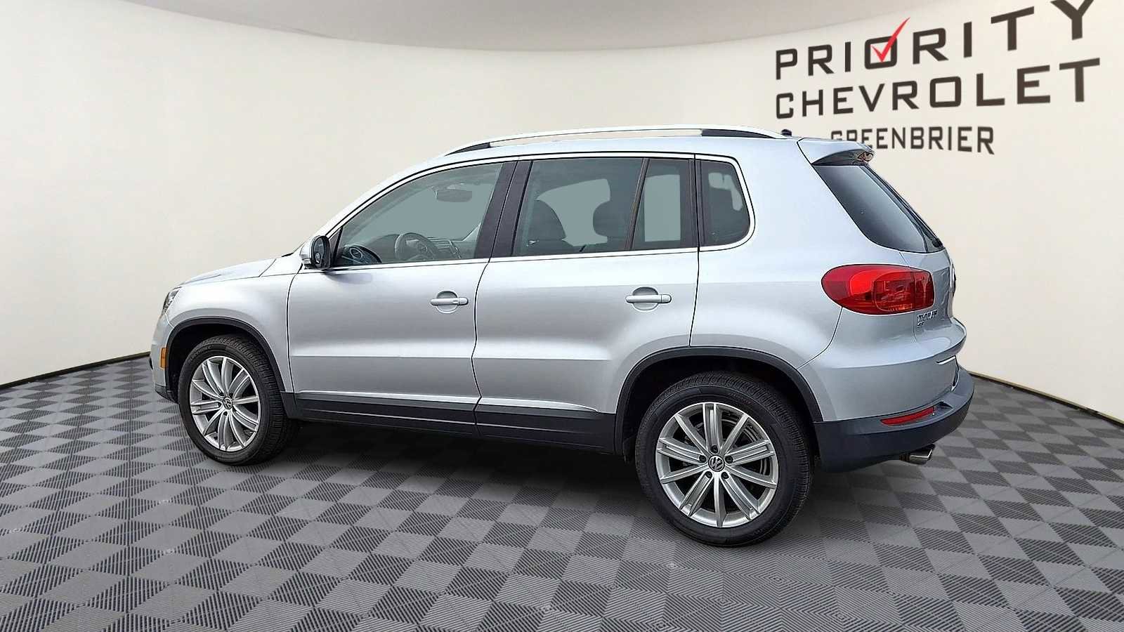 Used 2016 Volkswagen Tiguan SE image 6