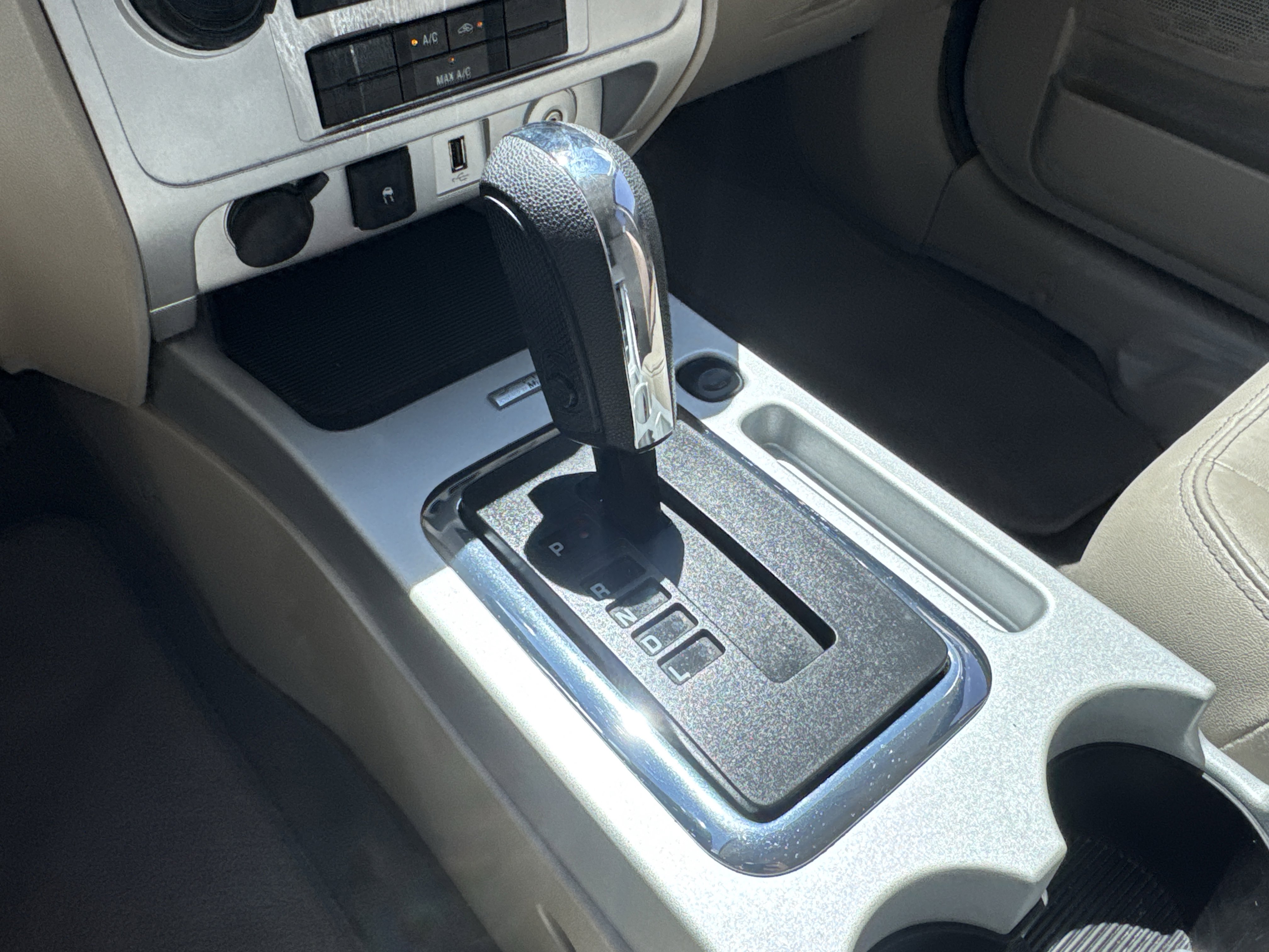 Used 2009 Mercury Mariner Premier image 14