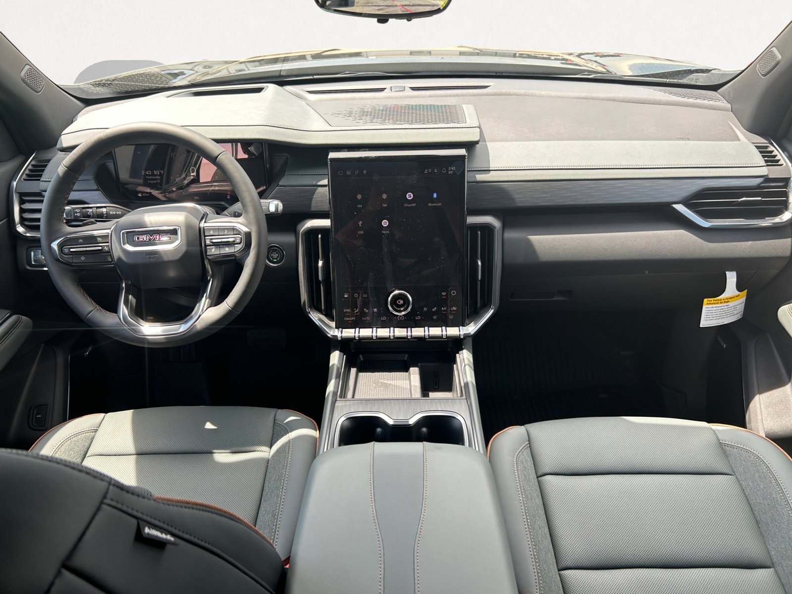 New 2026 GMC Acadia AT4 w/ LPO, Floor Liner Package AWD/4WD image 3