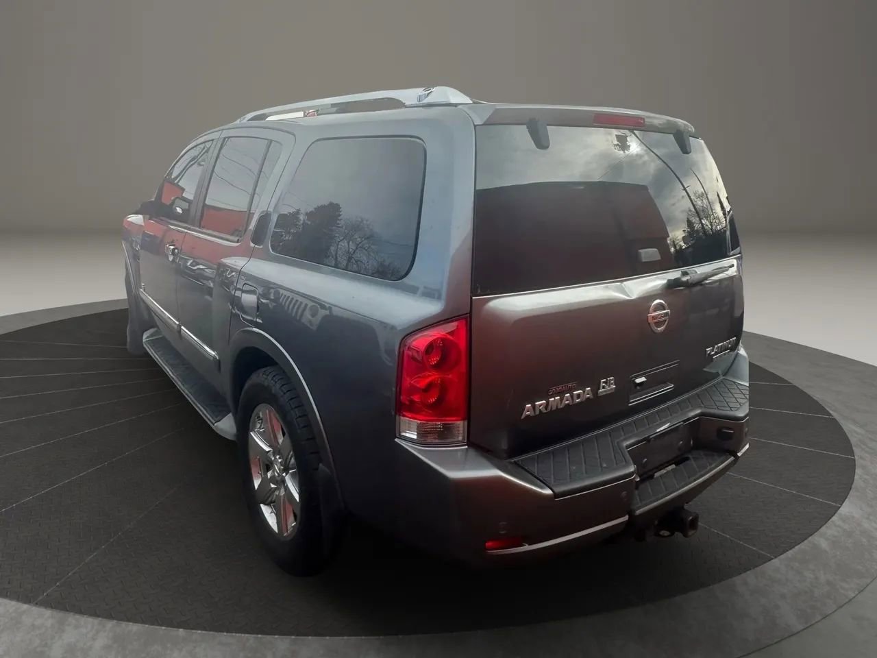 Used 2014 Nissan Armada Platinum image 4