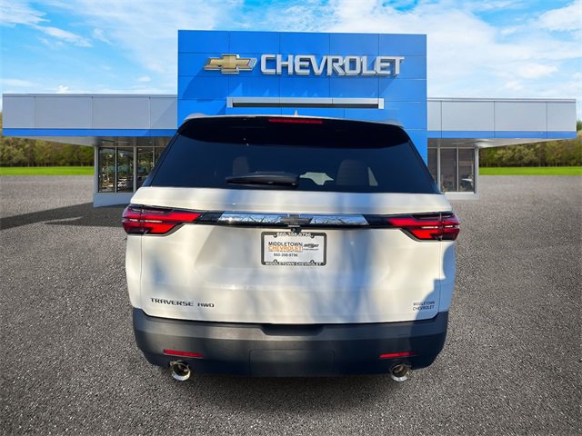 Used 2023 Chevrolet Traverse LS image 5