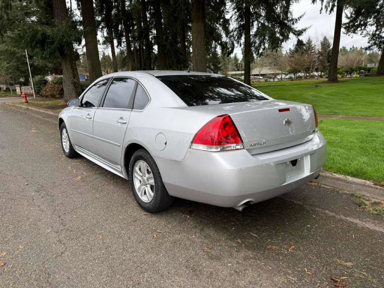 Used 2014 Chevrolet Impala Limited LS image 3