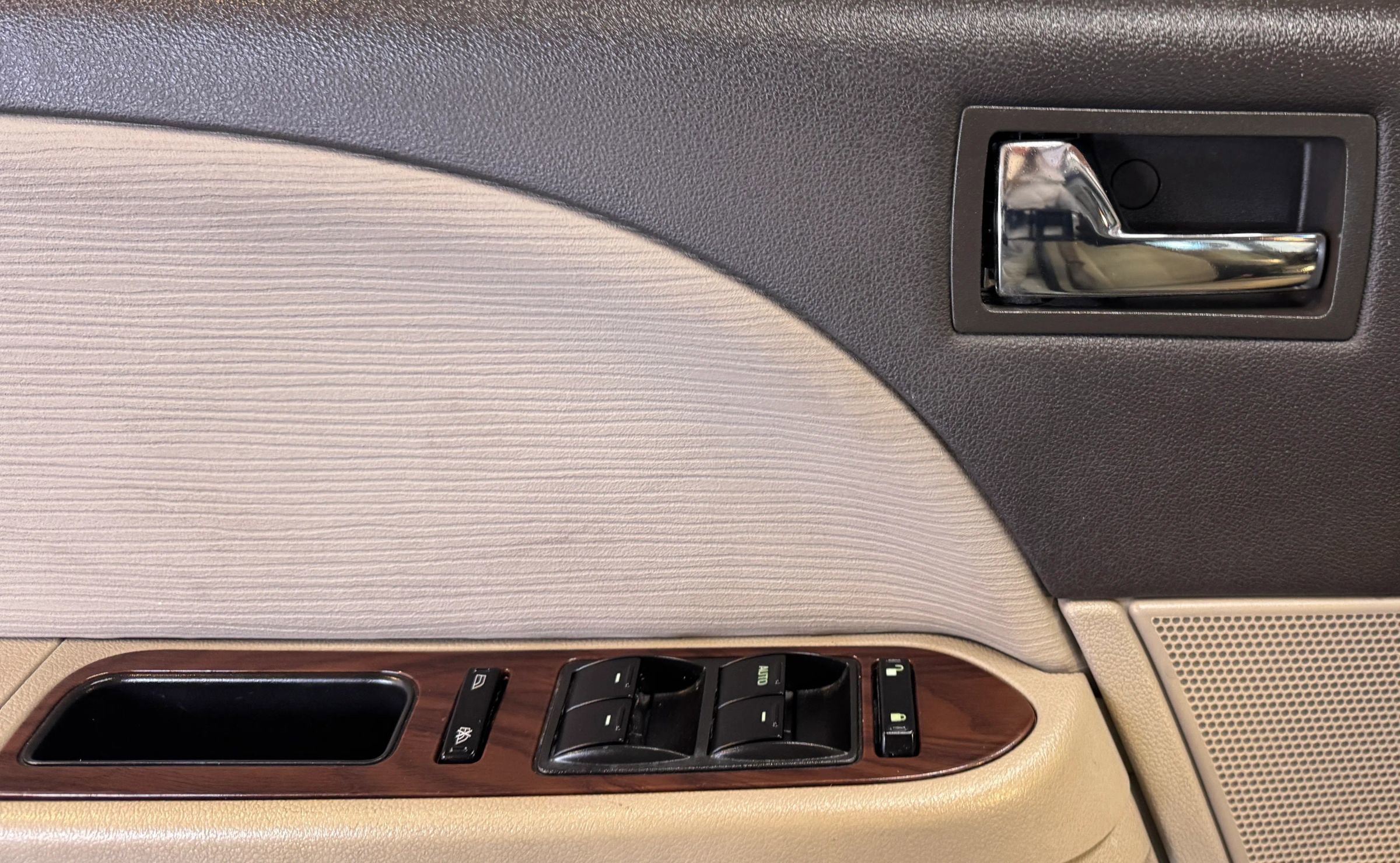 Used 2009 Ford Taurus SEL image 13