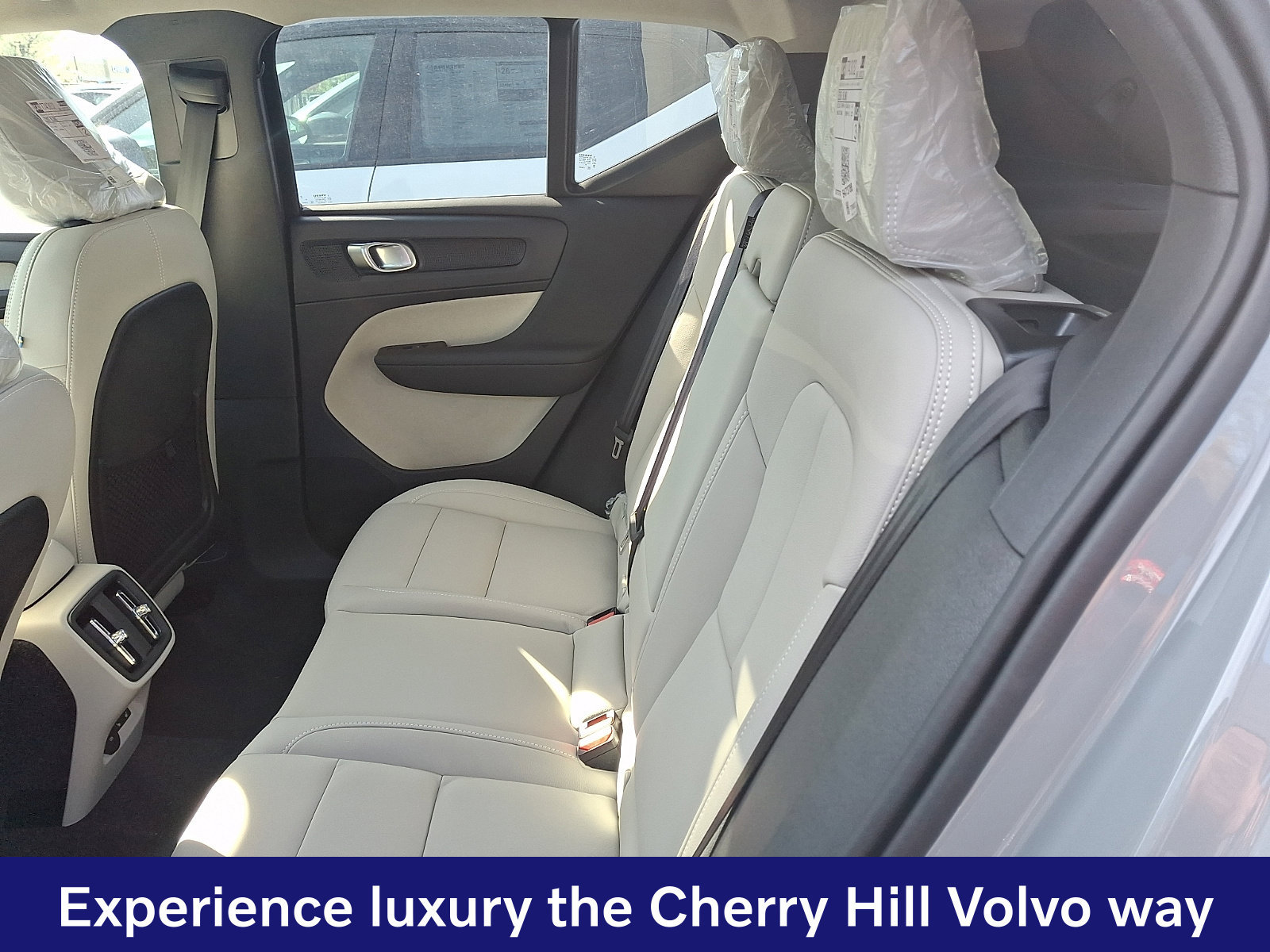 New 2026 Volvo XC40 B5 Ultra w/ Climate Package AWD/4WD image 7