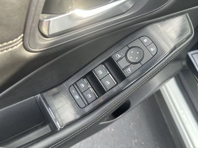 Used 2023 Nissan Rogue SV w/ SV Premium B Package image 17