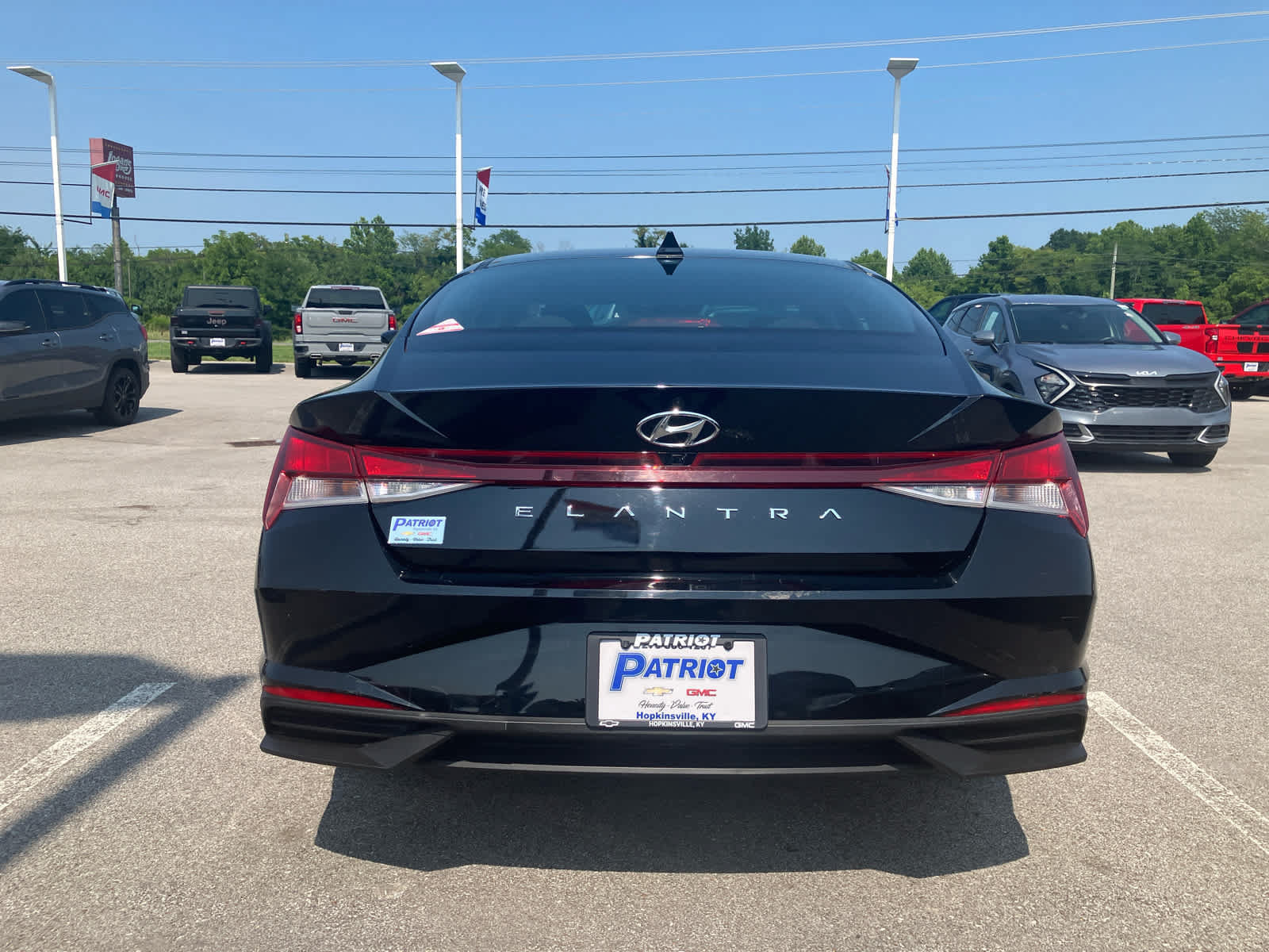 Used 2023 Hyundai Elantra SEL w/ Convenience Package FWD image 6