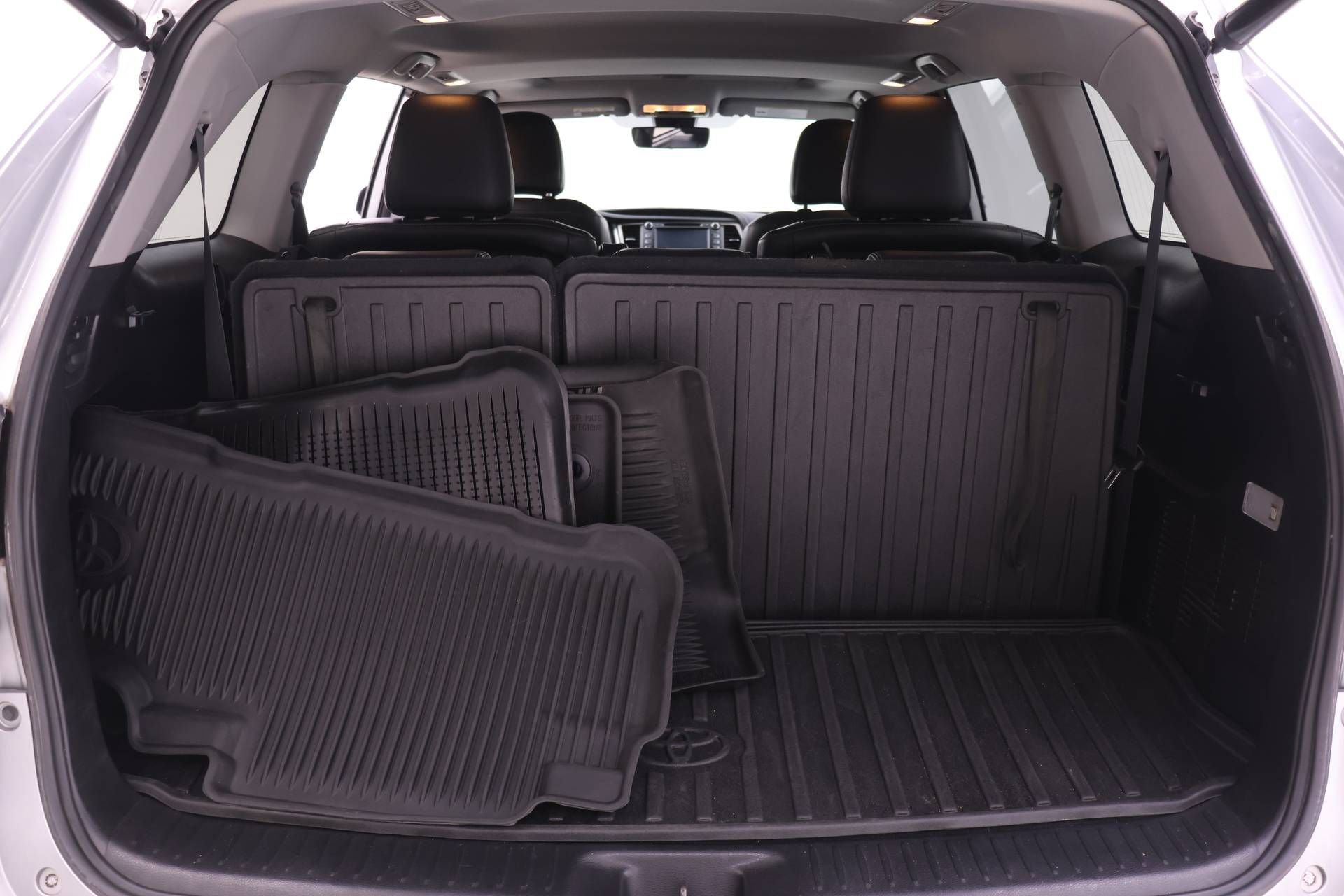 Used 2018 Toyota Highlander SE AWD/4WD image 19