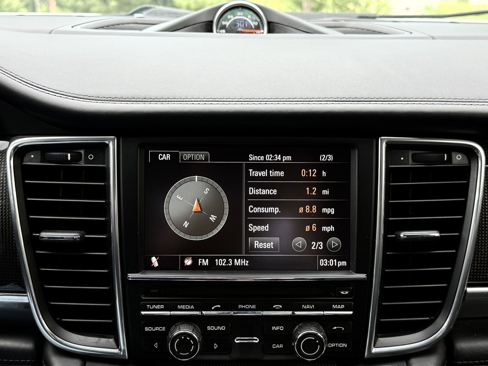 Used 2016 Porsche Panamera GTS image 28