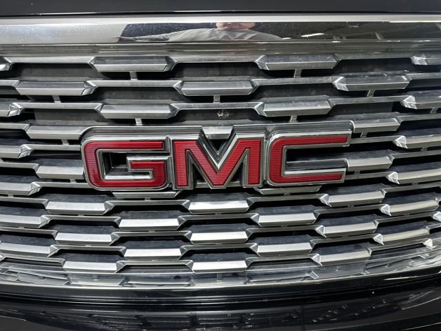 Used 2019 GMC Yukon XL Denali w/ Denali Ultimate Package AWD/4WD image 9