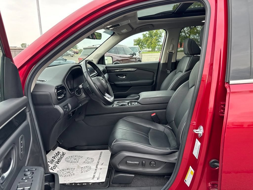 Certified 2025 Honda Pilot Elite image 34