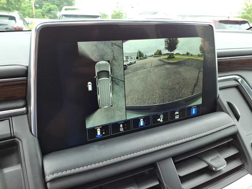 Used 2023 Chevrolet Suburban Premier AWD/4WD image 29