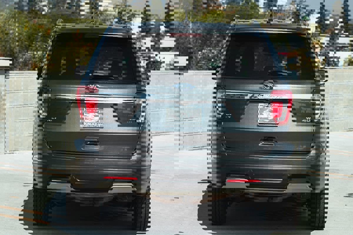 Used 2019 Ford Explorer XLT w/ Equipment Group 201A image 8