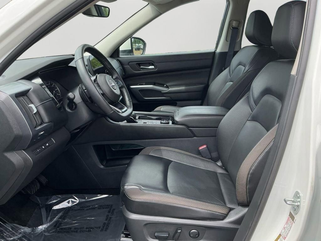 Used 2024 Nissan Pathfinder SL image 24