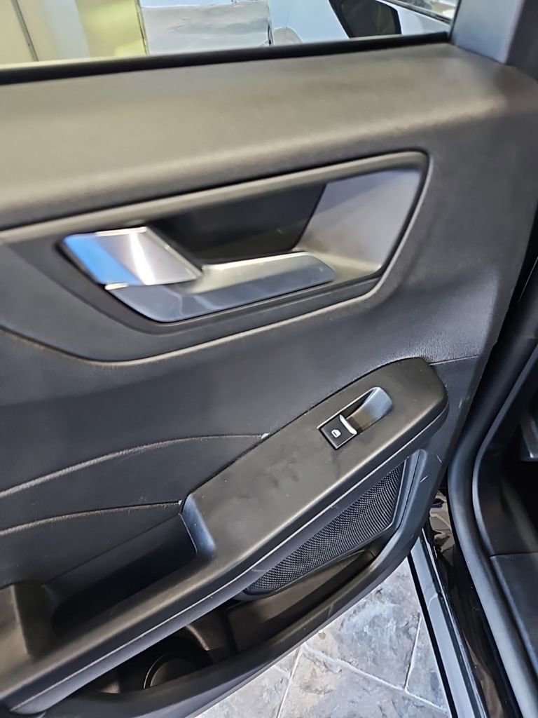 Used 2025 Ford Escape Platinum image 22