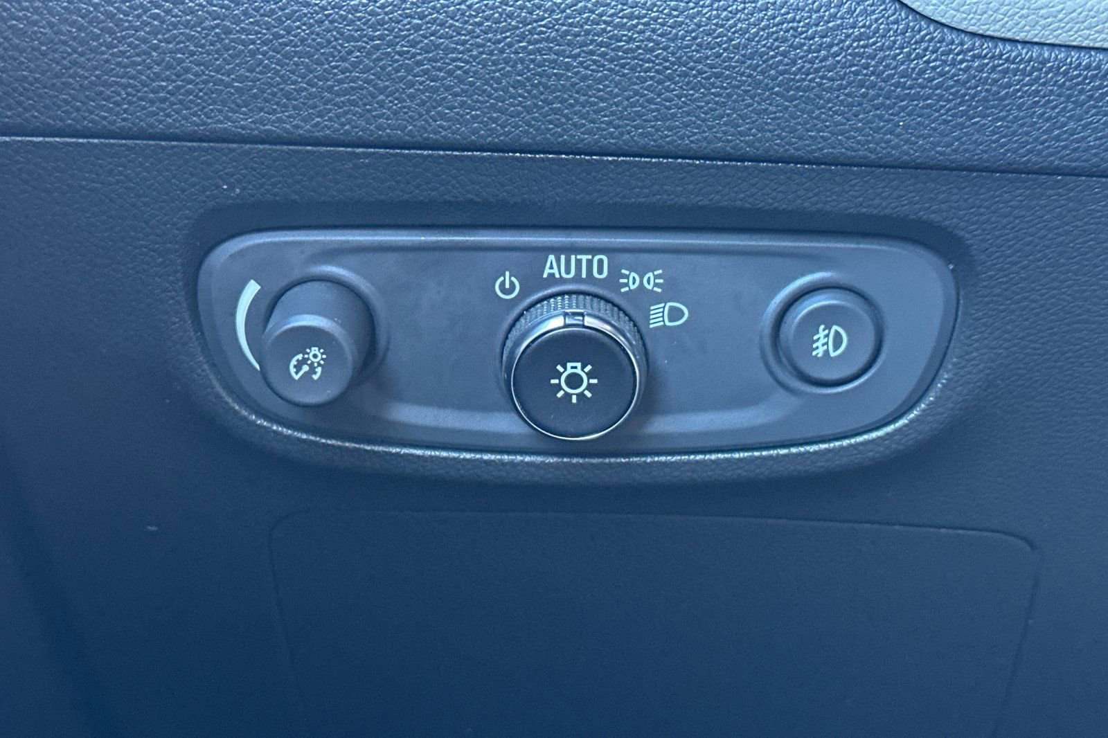 Certified 2023 Buick Encore GX Preferred w/ Cold Weather Comfort Package image 35