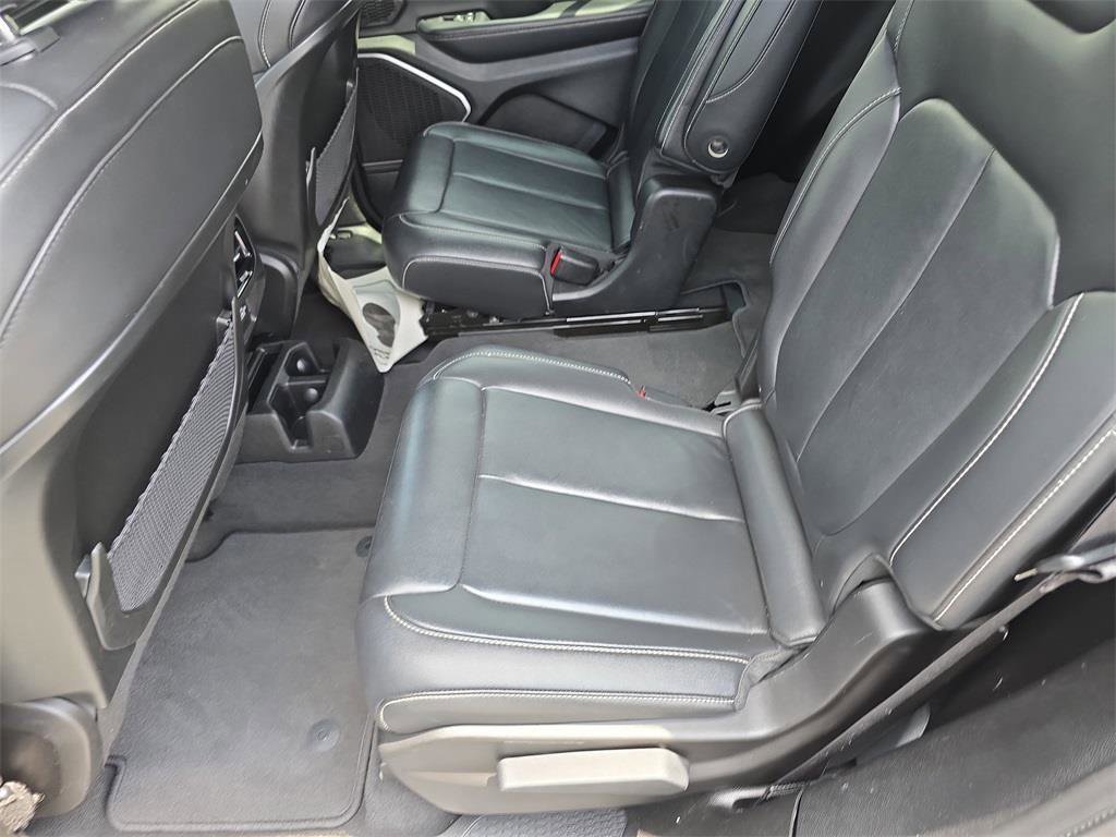 Used 2022 Jeep Grand Cherokee L Limited image 17