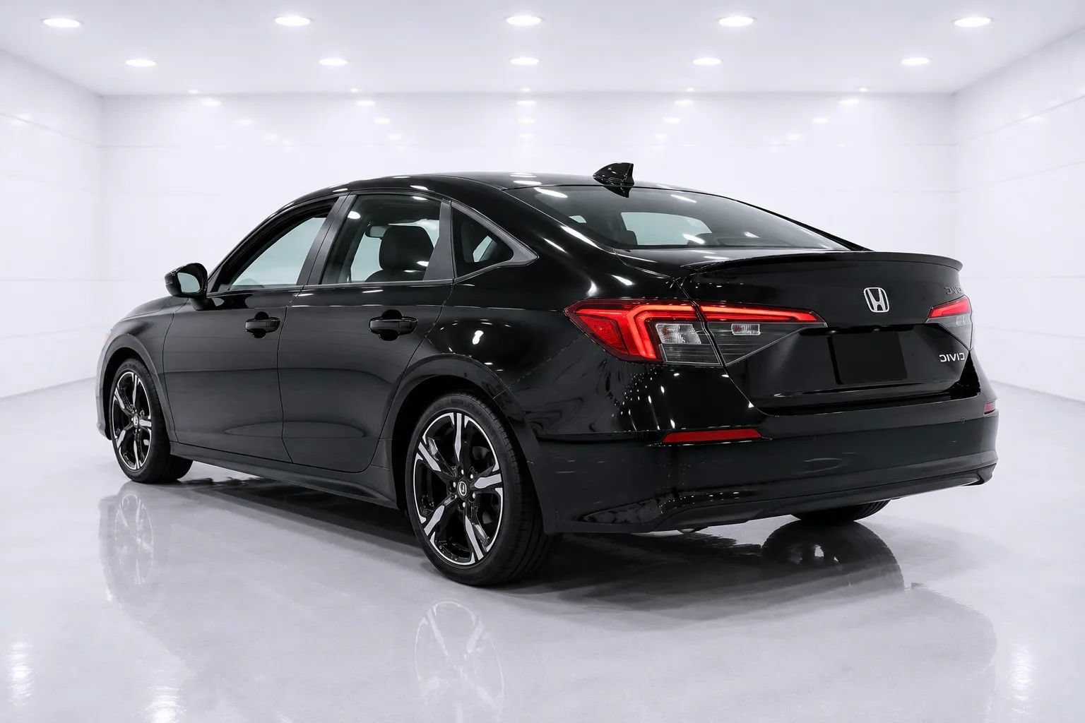 Used 2025 Honda Civic Sport Touring image 3
