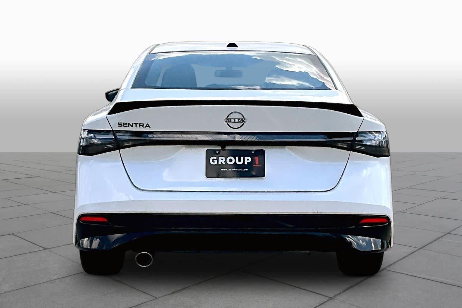 New 2027 Nissan Sentra SR w/ Floor Mat Package FWD image 4