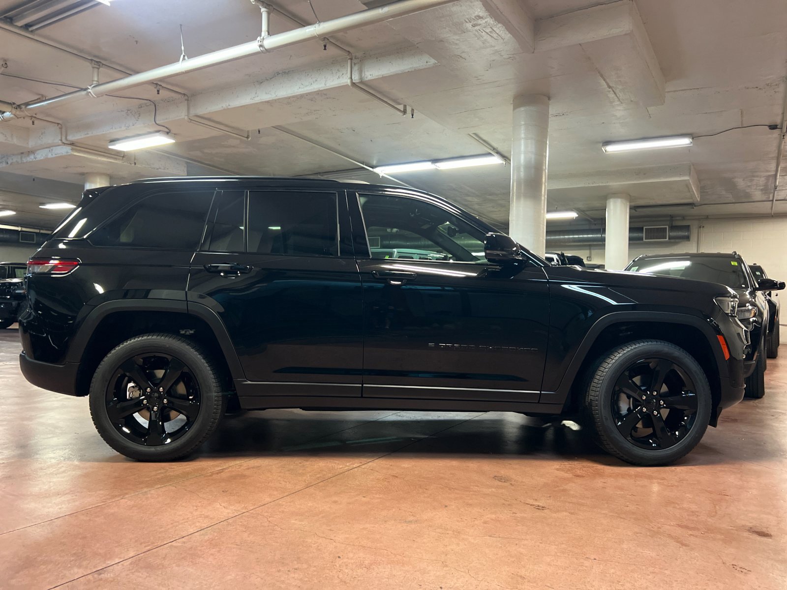 New 2025 Jeep Grand Cherokee Limited image 6