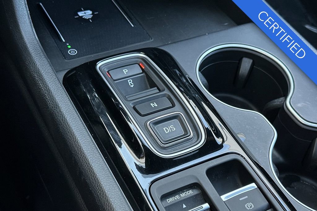 Certified 2025 Honda Pilot Black Edition image 27