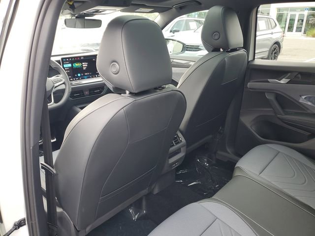 New 2026 Volkswagen Tiguan SE R-Line FWD image 8