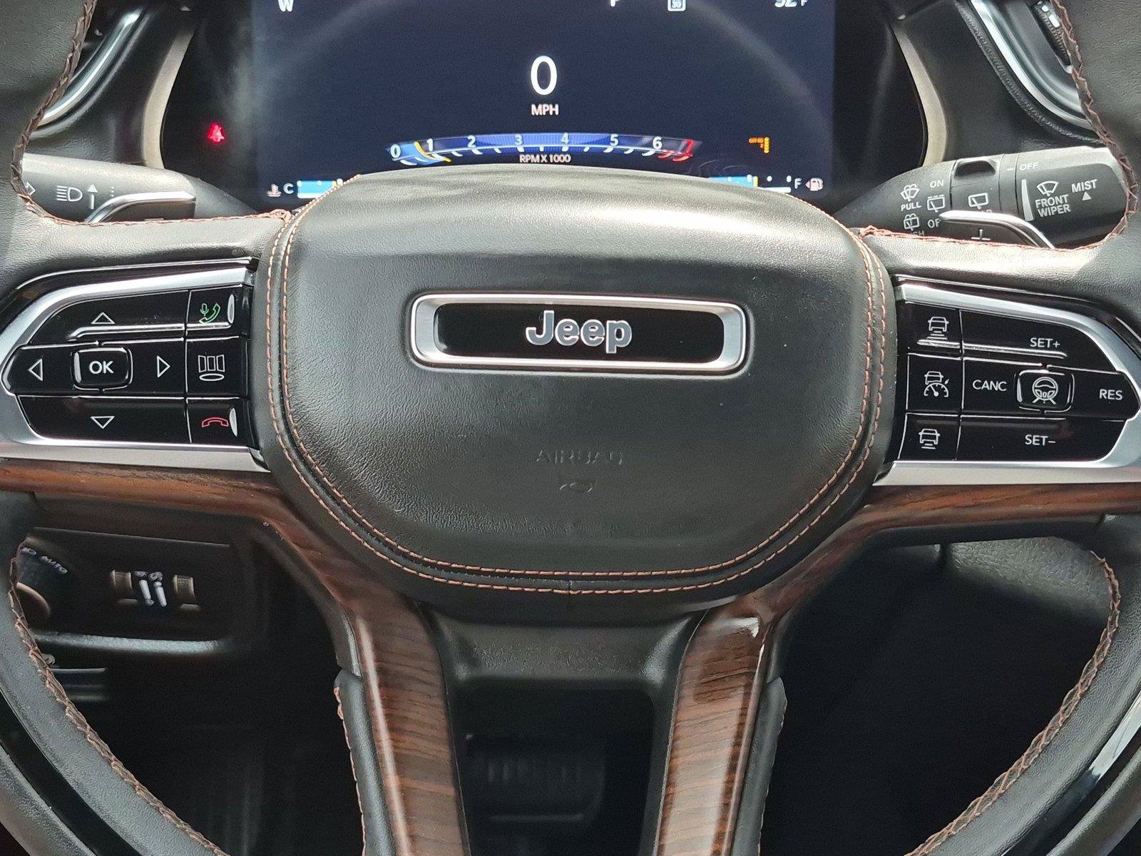 Used 2025 Jeep Grand Cherokee Summit w/ Adv Protech Group IV AWD/4WD image 17