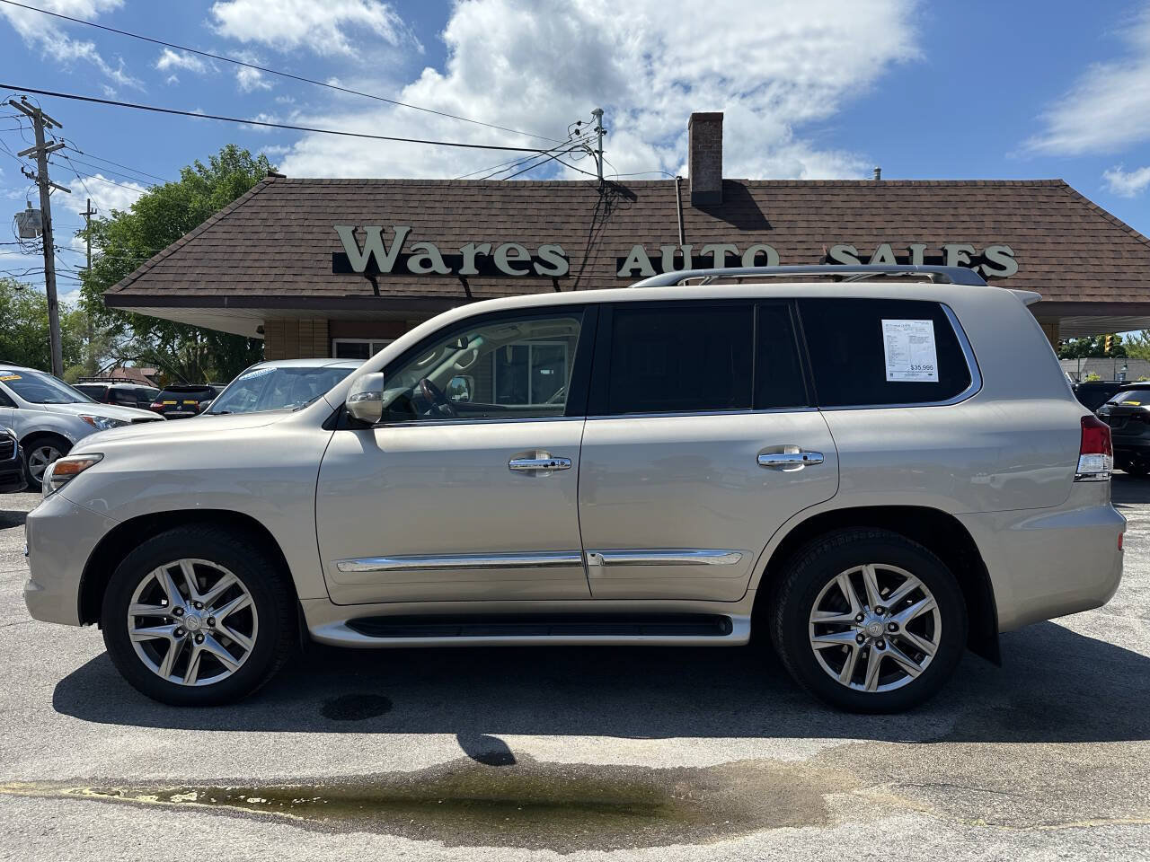 Used 2013 Lexus LX 570 4WD w/ Luxury Pkg image 1