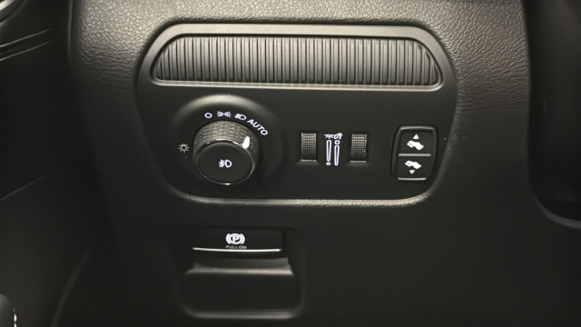 Used 2023 Jeep Wagoneer 4WD image 31