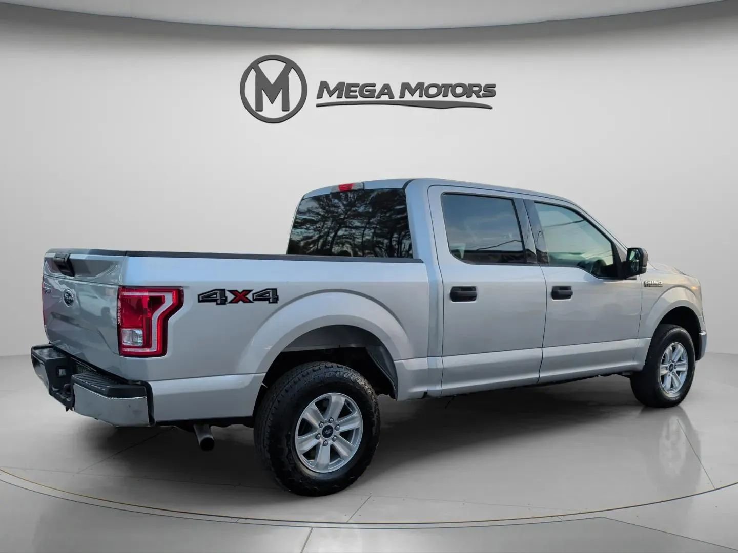 Used 2015 Ford F150 XLT AWD/4WD image 8