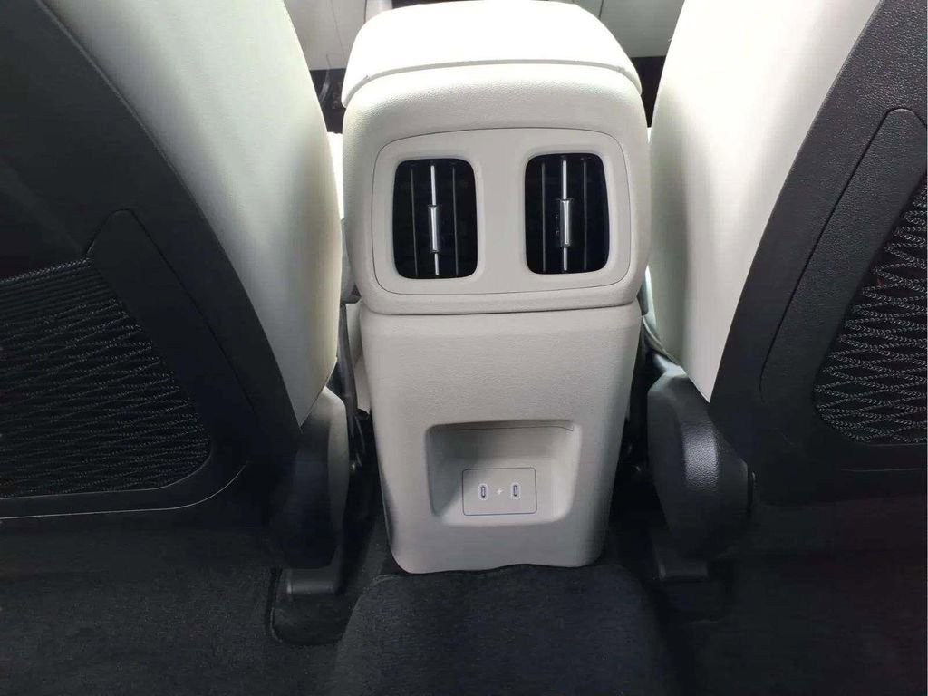 Used 2025 Hyundai Tucson SEL AWD/4WD image 15