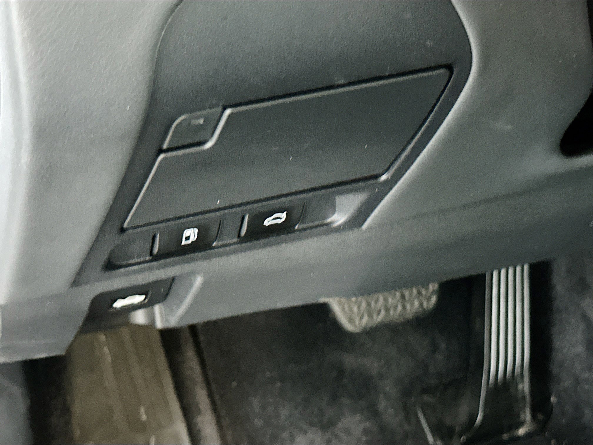 Used 2023 Lexus LS 500 w/ Accessory Package (Z2) RWD image 9